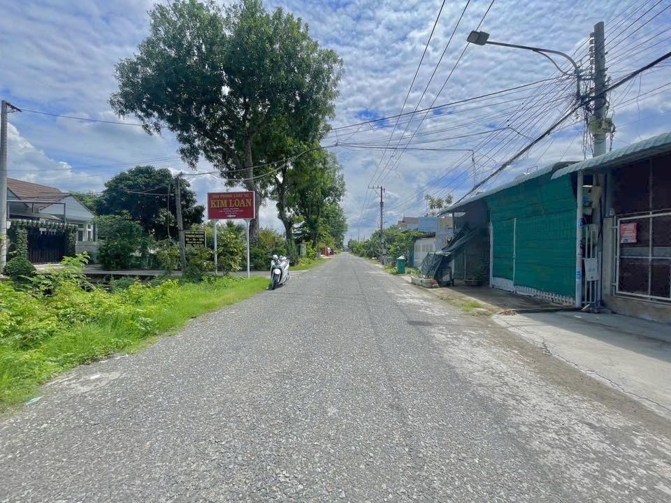 ban-nen-mat-tien-tan-my-chanh-210m2