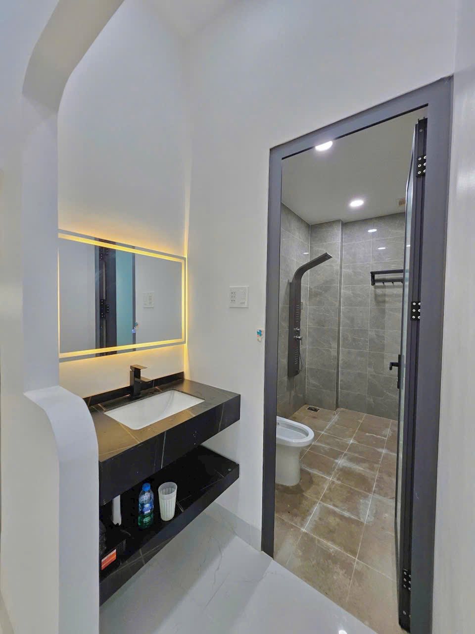 ban-nha-pho-my-tho-full-noi-that-105m2