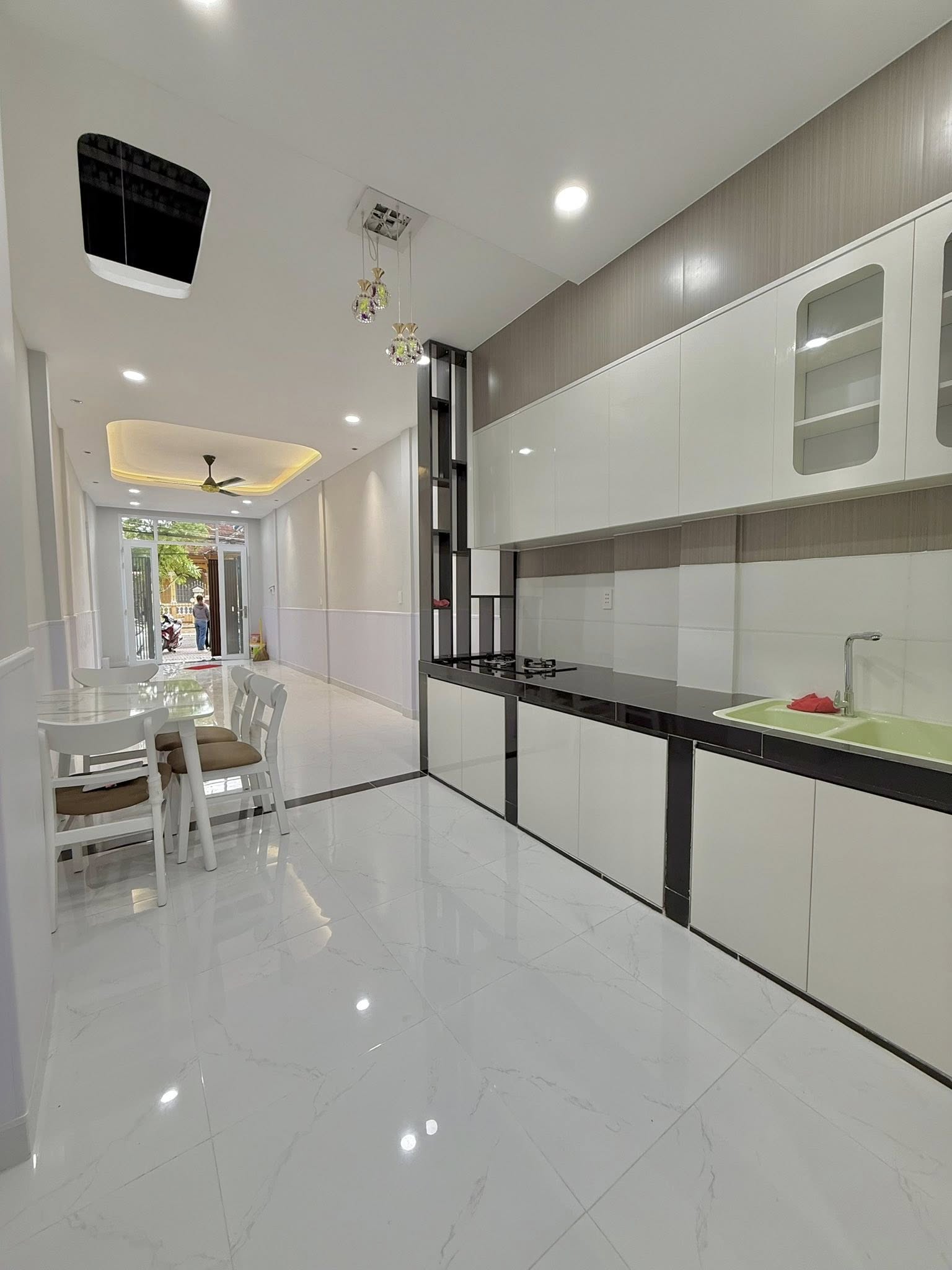 ban-nha-pho-my-tho-mat-tien-duong-nguyen-hue